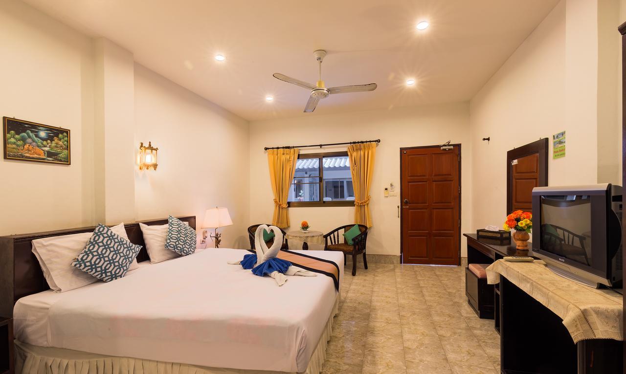 Smile House Karon Hotel Екстериор снимка