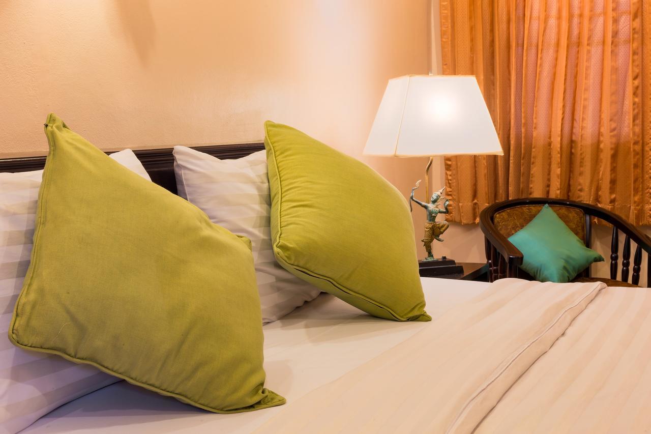 Smile House Karon Hotel Екстериор снимка