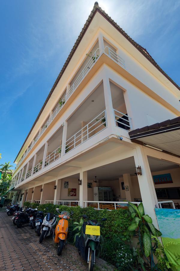 Smile House Karon Hotel Екстериор снимка