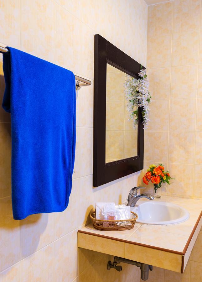 Smile House Karon Hotel Екстериор снимка