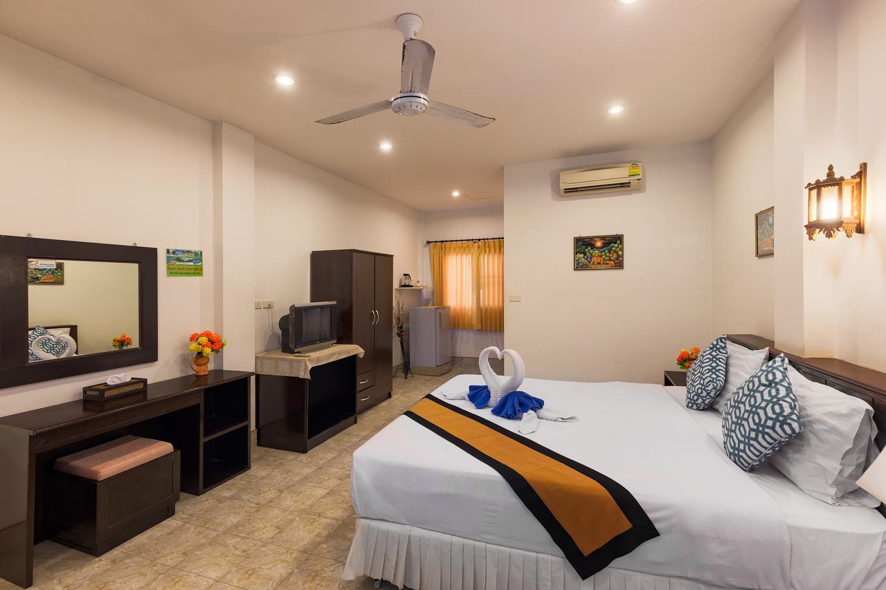 Smile House Karon Hotel Екстериор снимка