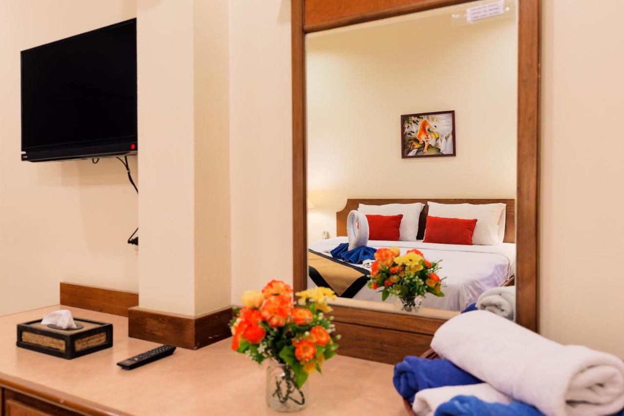 Smile House Karon Hotel Екстериор снимка