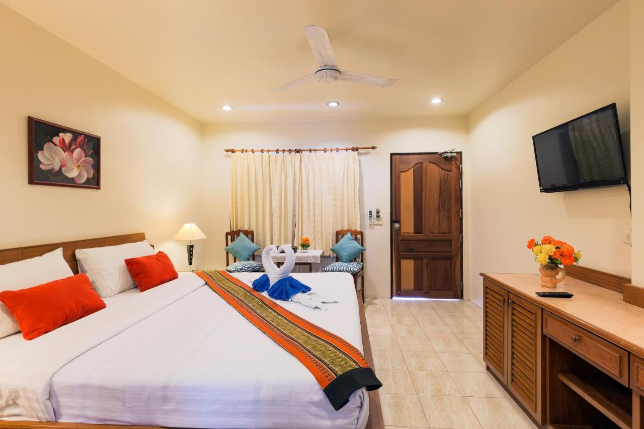 Smile House Karon Hotel Екстериор снимка